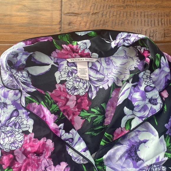 ♻️Victoria’s Secret Floral Sleepwear Blouse •Size XXL• ♻️ - Picture 2 of 5